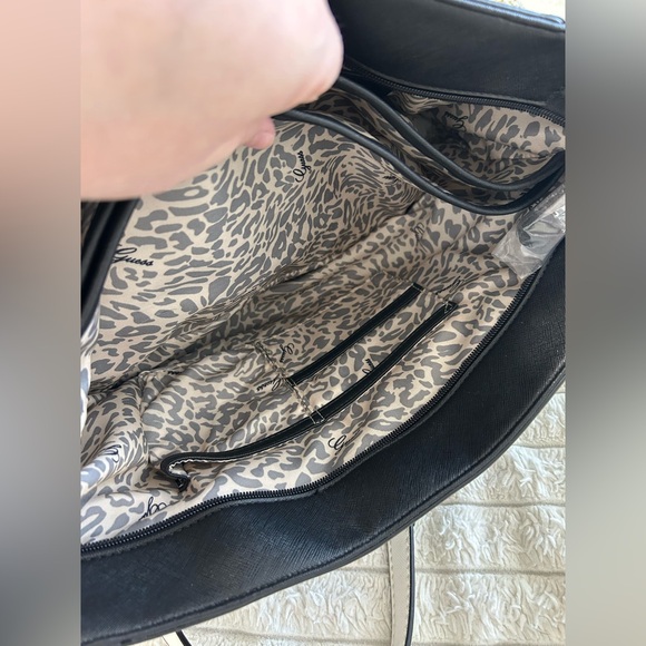 NWT GUESS Bag - Picture 8 of 10